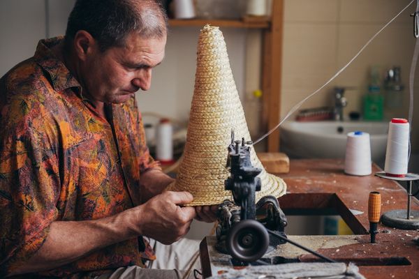 Tekervényes fejfedők és karikás karimák Dobóból, avagy a dobói szalmakalap