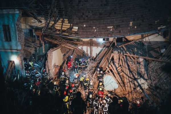 Összeomlott a bentlakás - VIDEÓ