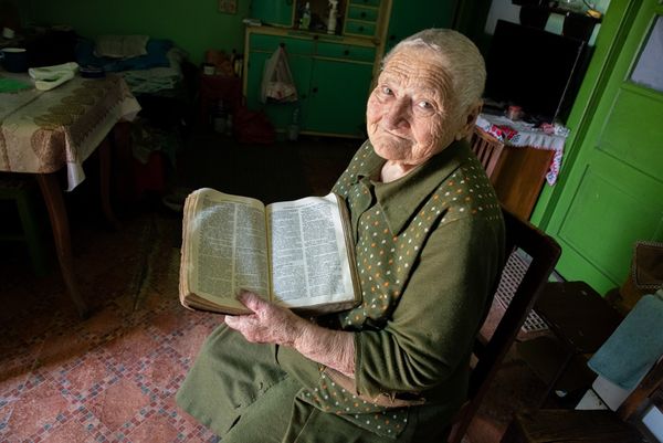 Lábon indul el, de a lélek is megszólal