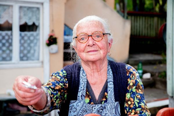 Ha valaki kérdezi, Olga néni hatvanat töltött