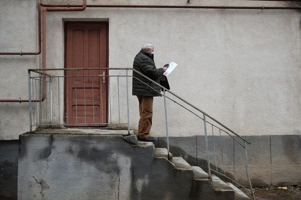 Arafat: az oltatlan személyek is beléphetnek a közhivatalba a támogatásokért