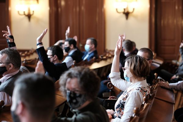 Élő közvetítés a márciusi tanácsülésről