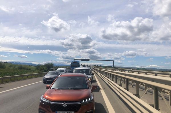 Torlódás az autópályán Aranyosgyéresnél