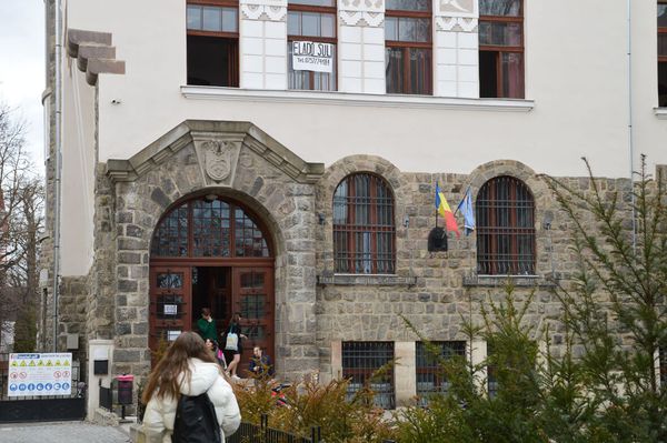 Árulják a Refit