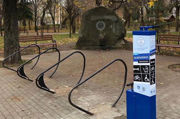 Rongálások a városi parkban