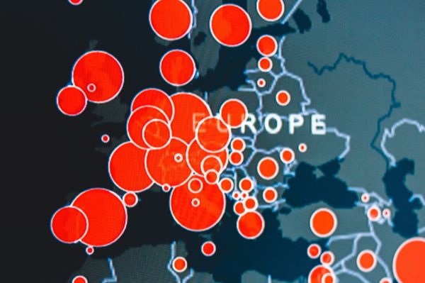 Vasárnap is ezer fölött az új fertőzések száma