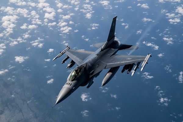 F-16-os gépek pilótáinak kiképzését tervezik Romániában