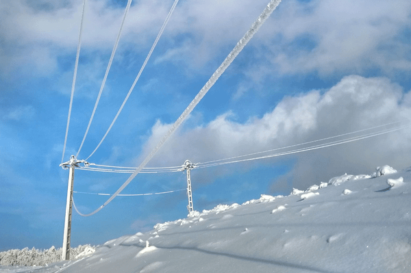 Az utakat ellepte, az áramot elvette a nagy havazás (frissítve)