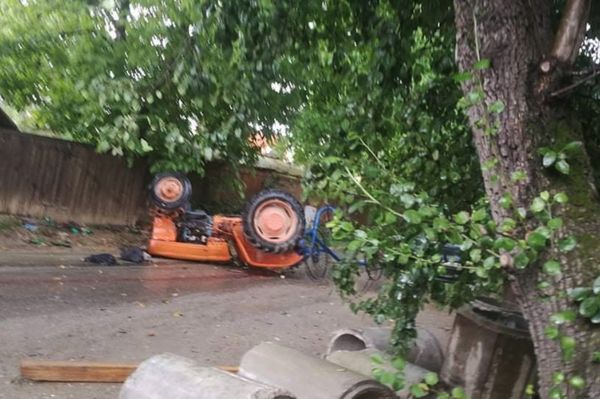 Felborult a traktor, nem élte túl a sofőr
