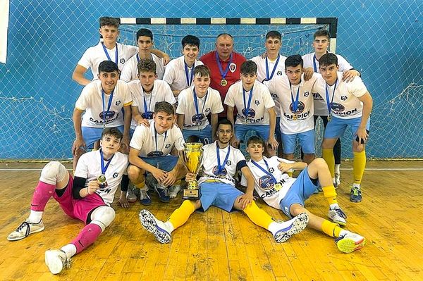 Újra az FK ificsapata emelhette magasba a trófeát