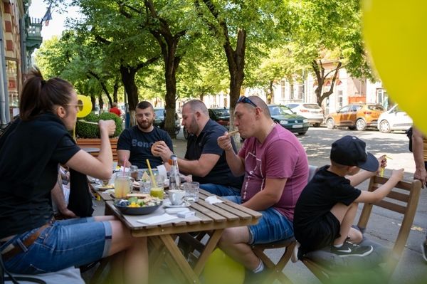 Belemárthatsz egy kis funkba a teraszON