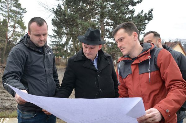 Szolgálati lakásokat építenek Udvarhelyen
