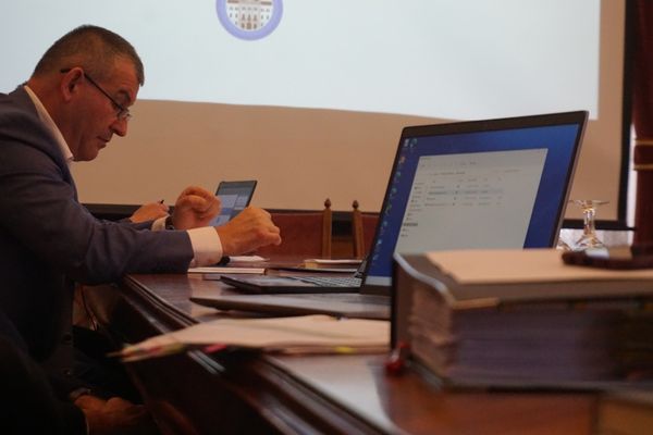 Jogilag vitatható a városmenedzser kinevezése