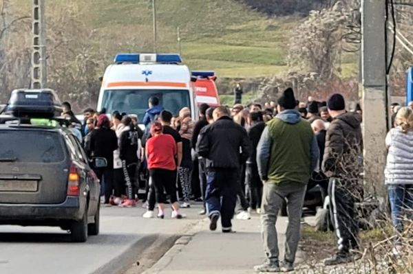 Elgázoltak egy gyereket, eszméletlen állapotban viszik Vásárhelyre (frissítve)
