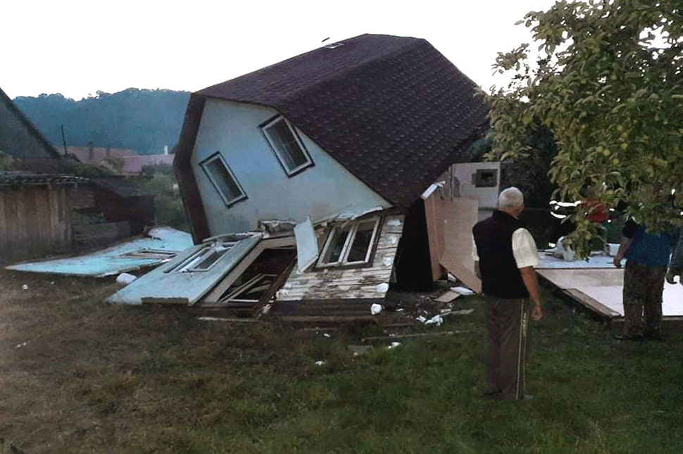 Robbanás történt egy parajdi házban