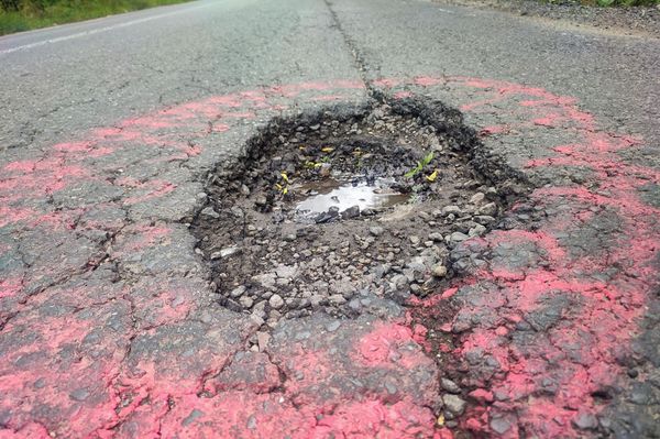 Figyeld a rózsaszín krétarajzokat Bögöznél!