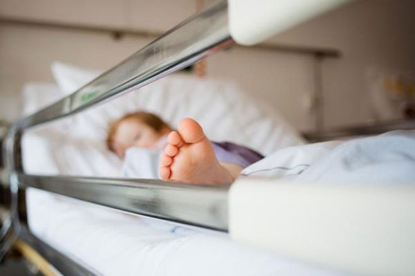 Negyven iskolás került egyszerre kórházba Arad megyében