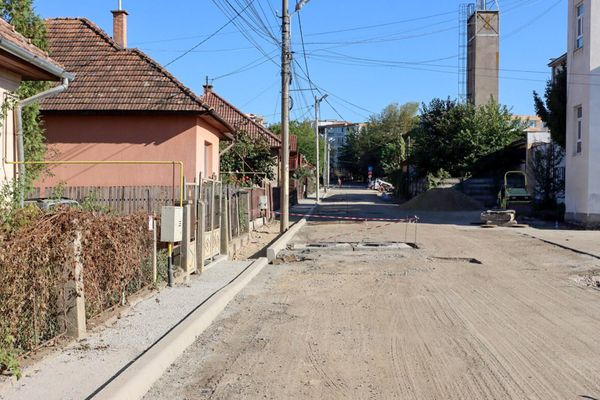 Aszfaltozzák a Haáz Rezső utcát és a Kossuth járdáit