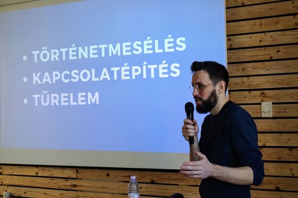 Afrikában tanulta ezt a három varázsigét