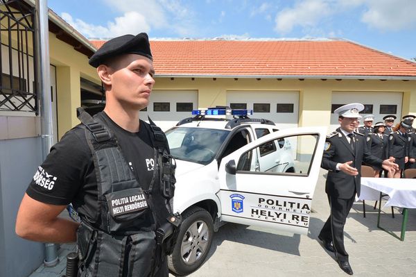 Kicsivel jobban járnak a helyi rendőrök