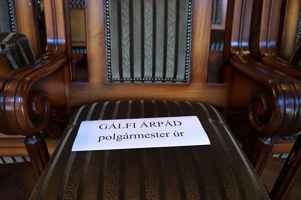 Igazolványt és jelvényt kapnak a helyi választottak