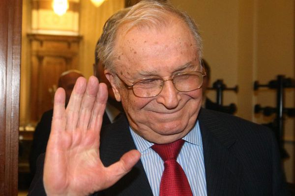 Műtötték Iliescut