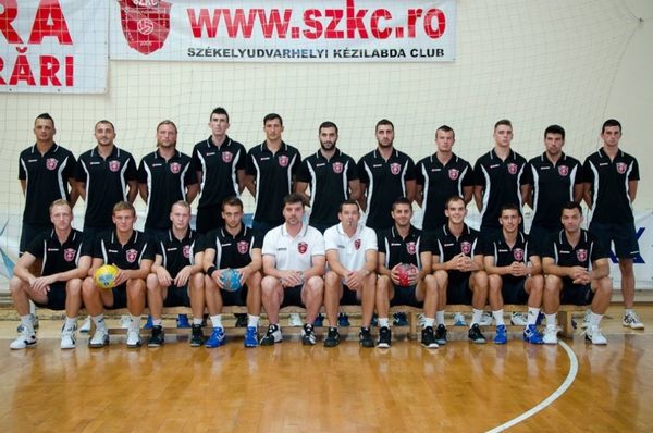 Visszatér a csarnokba az SZKC óriása