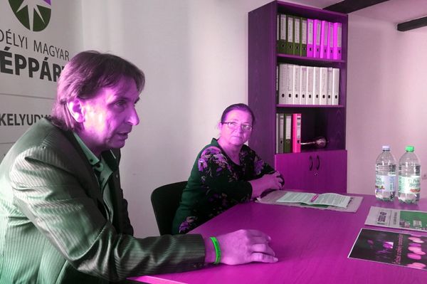 Házasodni még nem akar, de udvaroltatna a Néppárt