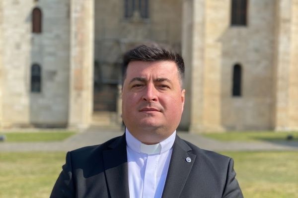 Szerződés nélkül dolgoztak a bentlakás épületén?