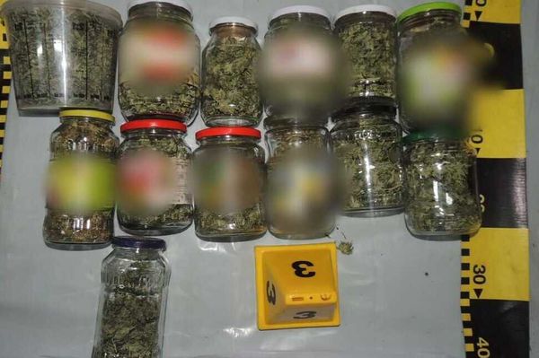 Átadta a tíz grammot, ekkor kapcsolták le