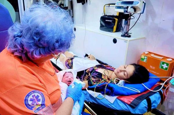 Nem volt ügyelet, az utcán kellett megszülje a gyerekét