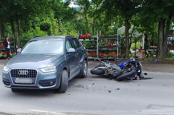 Motoros, biciklis és halálos baleset is történt pénteken