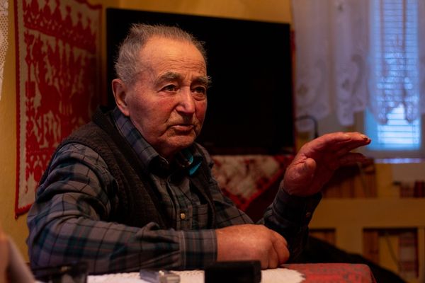 Lyukasra lőtték a buggyos nadrágját, de hazatért