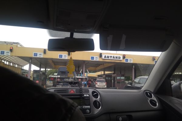 Torlódásra kell számítani a határnál