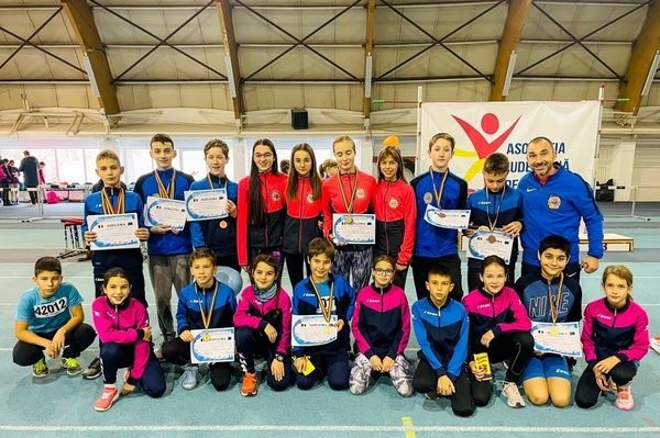 Közel húsz érmet hoztak haza Bákóból ifjú atlétáink