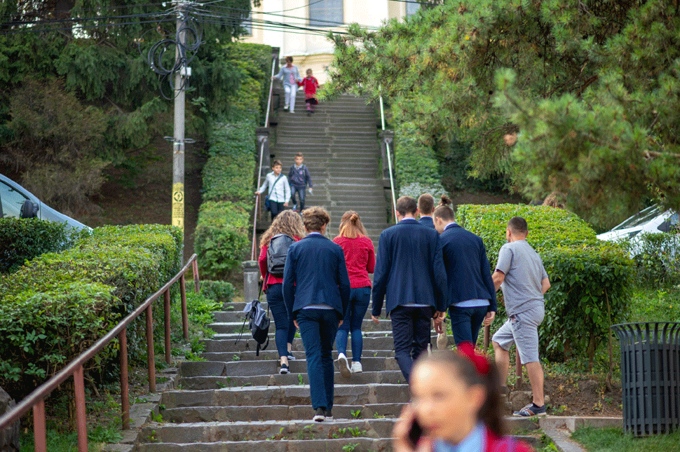 Nem minden településen tanulhatnak élőben