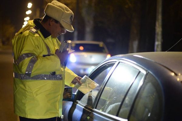 Forgalomból törölt külföldi autóval, hamis rendszámmal