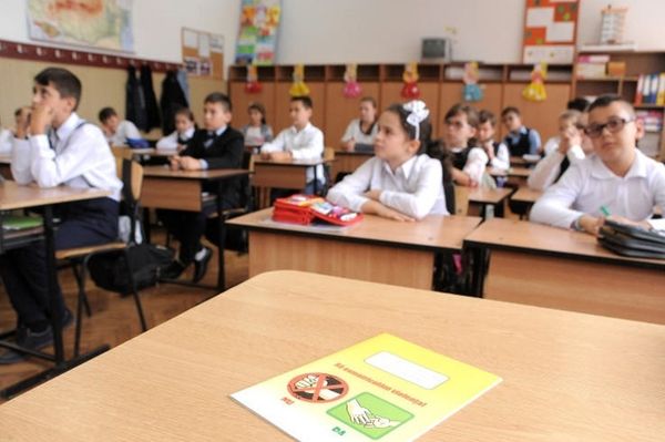 Csak az új oktatási ciklusba való beiratkozáskor kell a járványtani igazolás