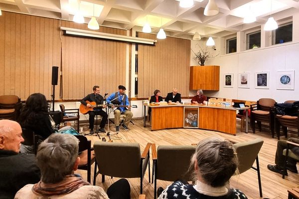 Hetvenhét mesét hoz Hetedhétországból