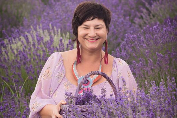 Kitartásra és küzdelemre inspiráló történetekről mesélnek a csekefalvi levendulásban