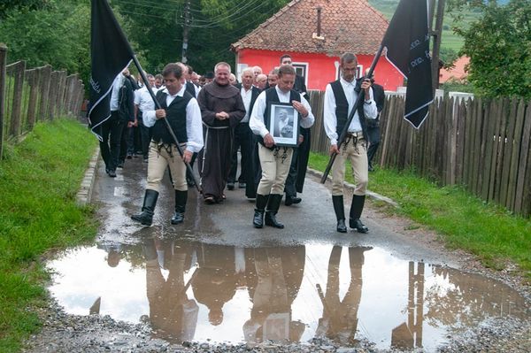 Csak a feketerigó maradt feketének