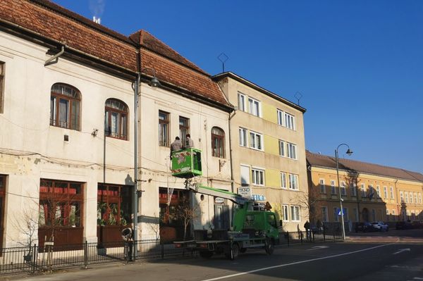 Mit szerelnek a városban?