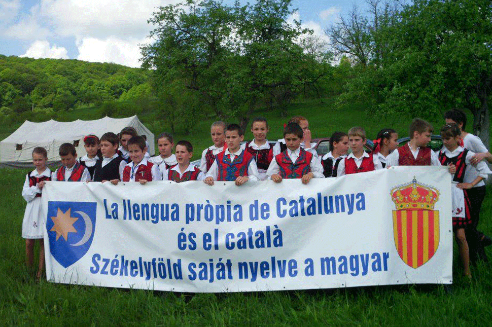 Sikeres, de egyelőre nem érvényes az SZNT aláírásgyűjtése