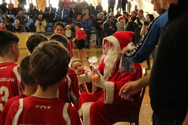 A Mikulás is megjelent a róla elnevezett tornán