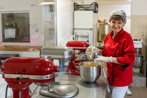 Marika mindig kisüt valamit