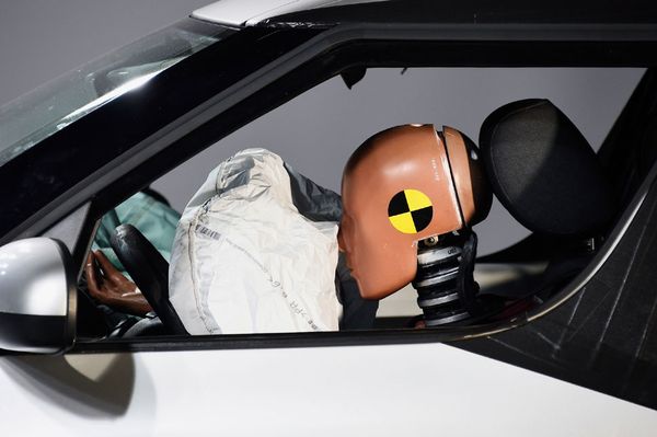 Baj van a Daciákkal