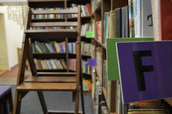 Nem kell csendben lenni a könyvtárban