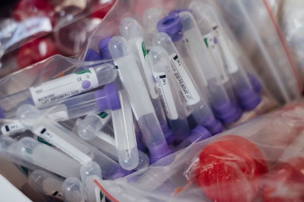 200 alatt az újonnan megállapított fertőzések száma