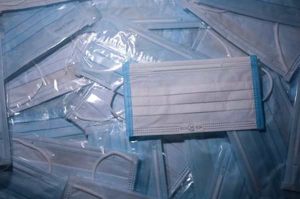 Átlépte a százat a koronavírussal fertőzöttek száma