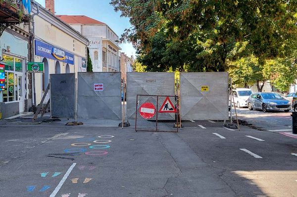 Te tudod meddig dolgoznak még a Kossuthban?